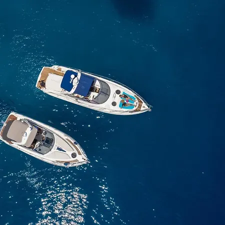 Daily Cruises Private Yachts 扎金索斯镇
