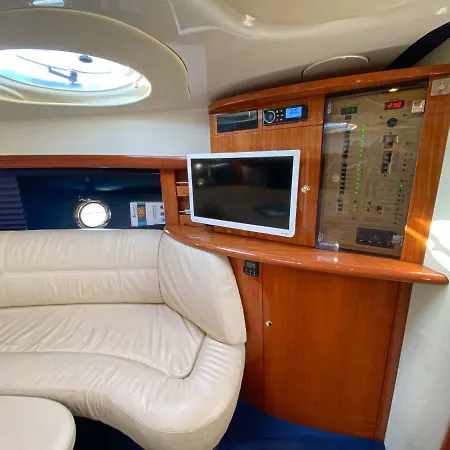 船屋 Daily Cruises Private Yachts *