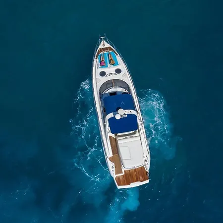 Botel Daily Cruises Private Yachts